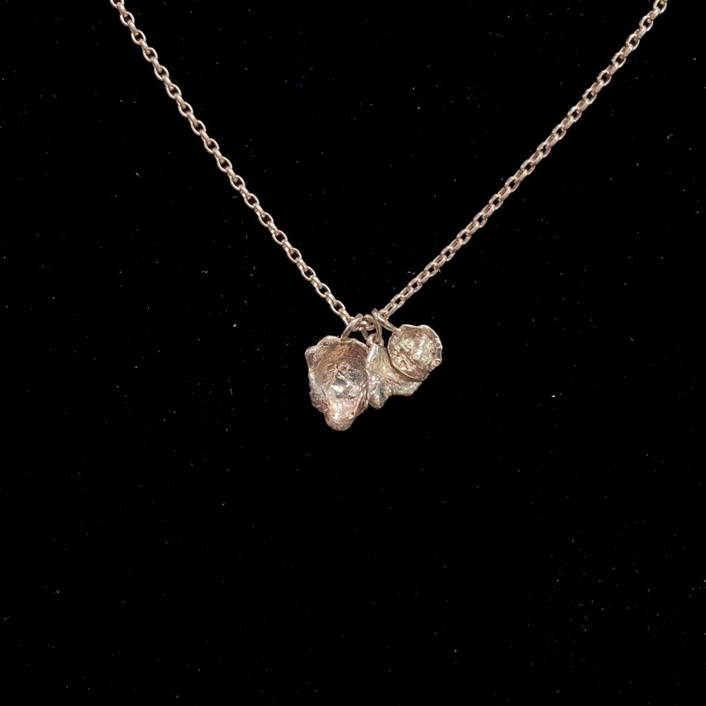Charmed, Bleeding Heart Necklace