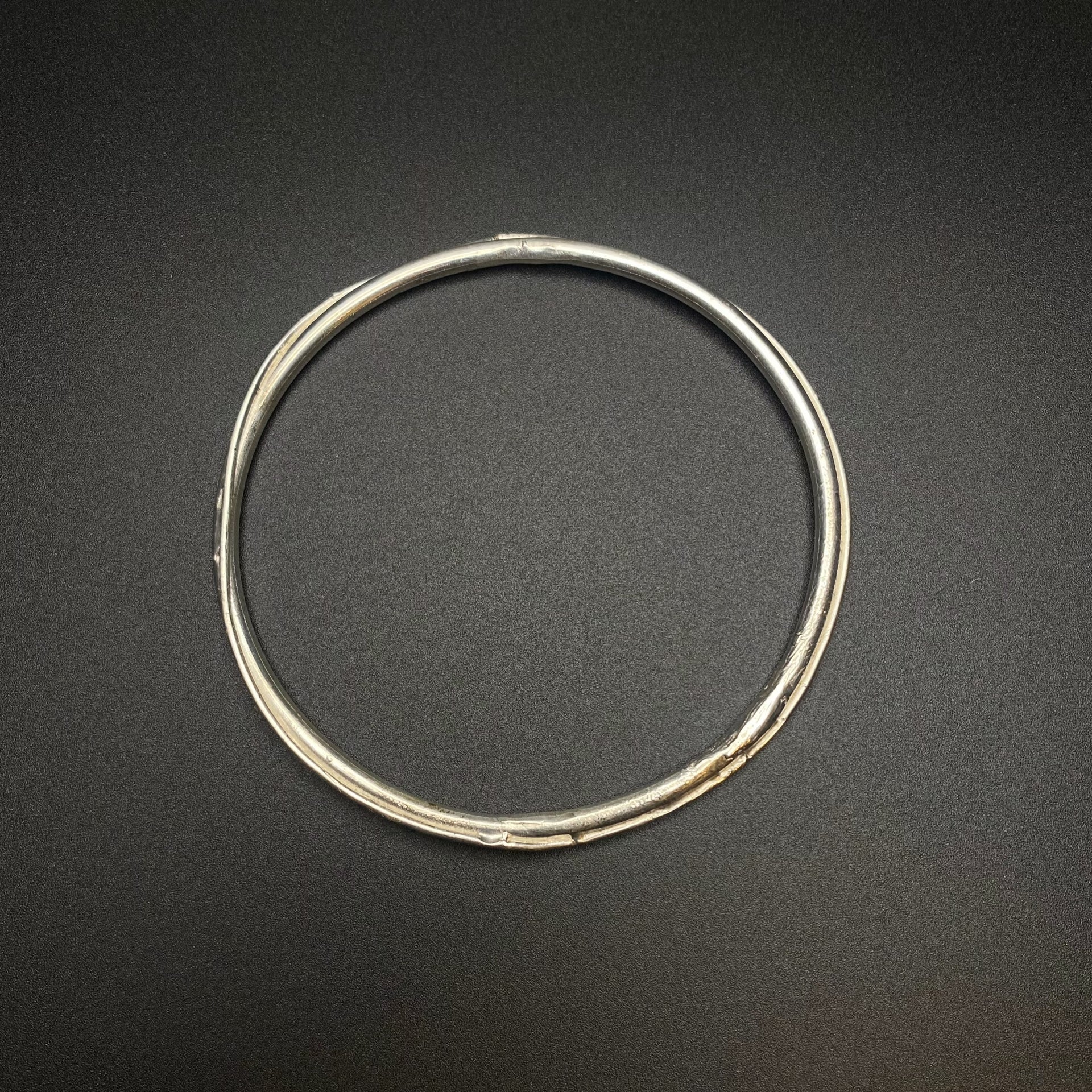 A little Wavy Bangle – MARTIMUCCI